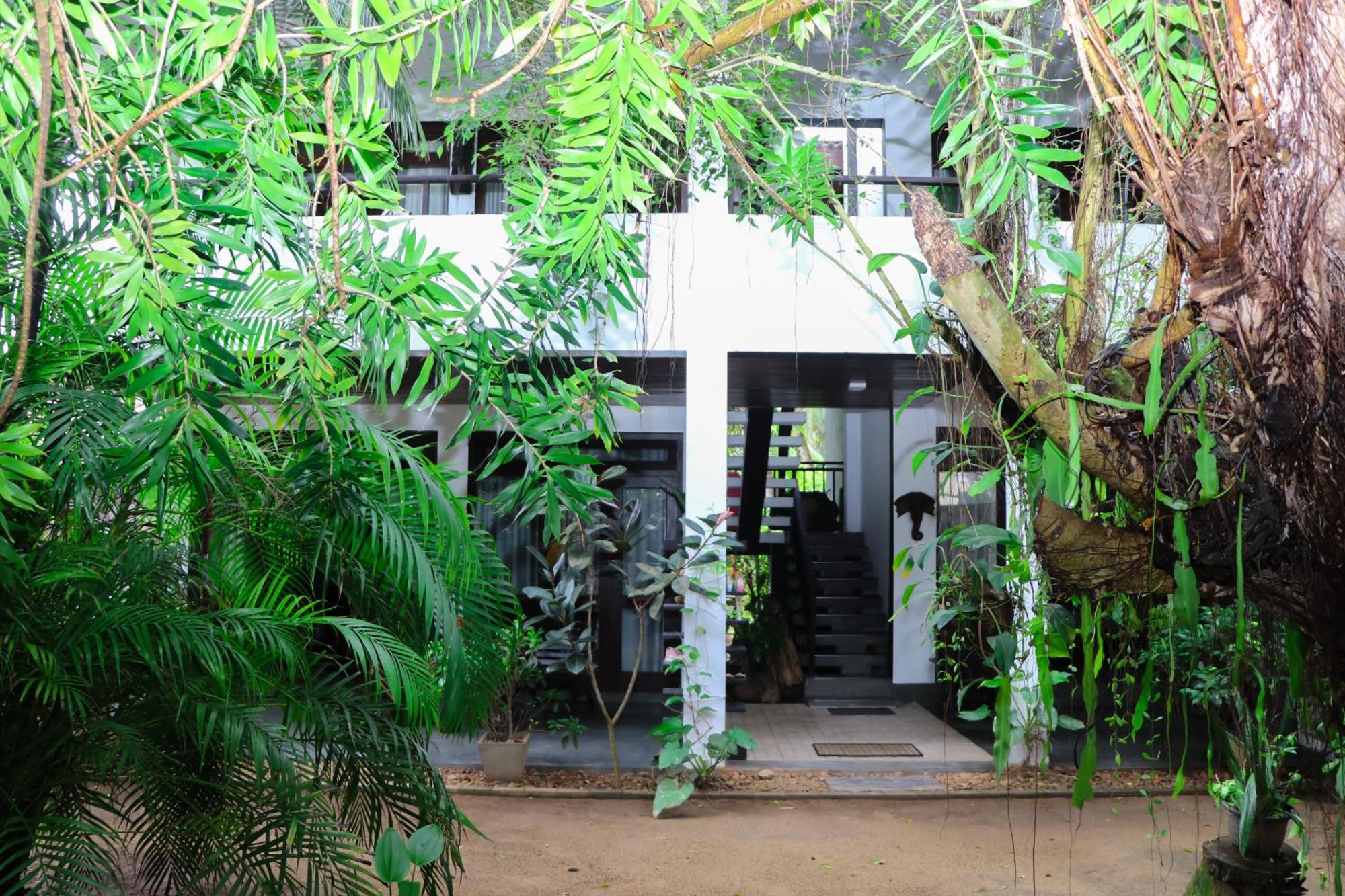 Villa A & A Hikkaduwa Extérieur photo