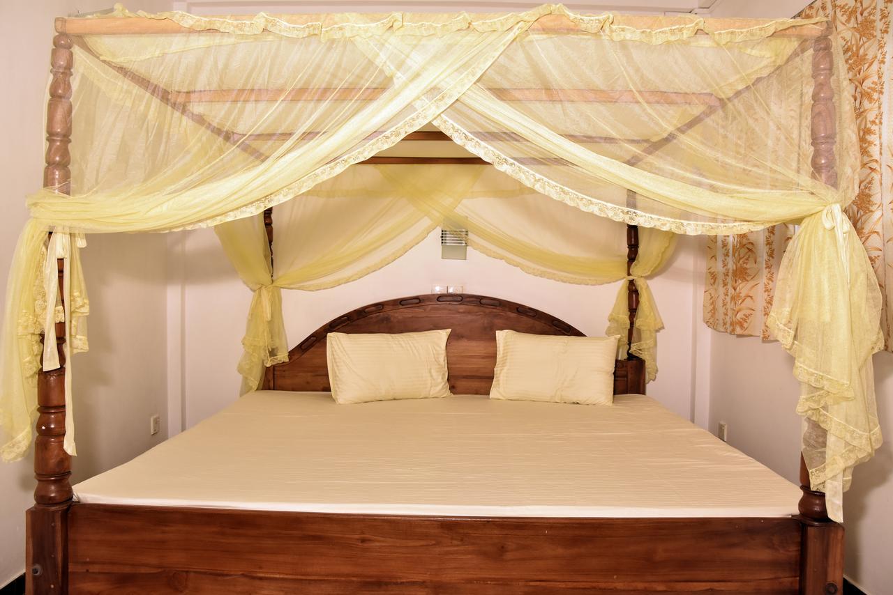 Villa A & A Hikkaduwa Extérieur photo